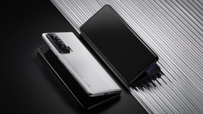 Nincs megállás, új összehajtható mobil érkezik 1