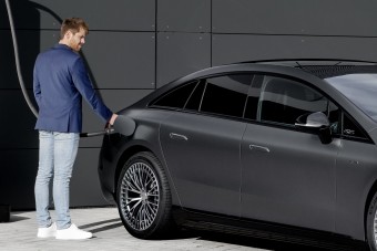 Megrázhatják gazdájukat az elektromos Mercedesek