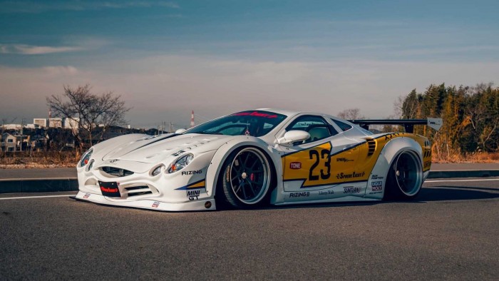 Valljuk be magunknak: jól néz ki ez a tuningolt japán autószörny 2