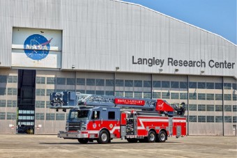 Új tűzoltóautó vigyáz a NASA kutatóira