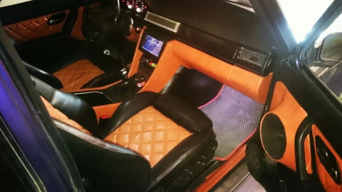 Belevetnéd magad a budapesti éjszakába ezzel a Nivával? 6