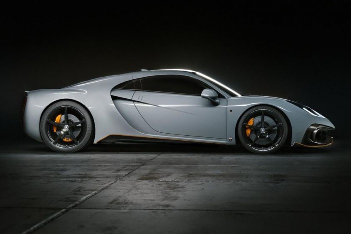 Kivágták a V8-ast a brit szuperautóból, de így is erős 2