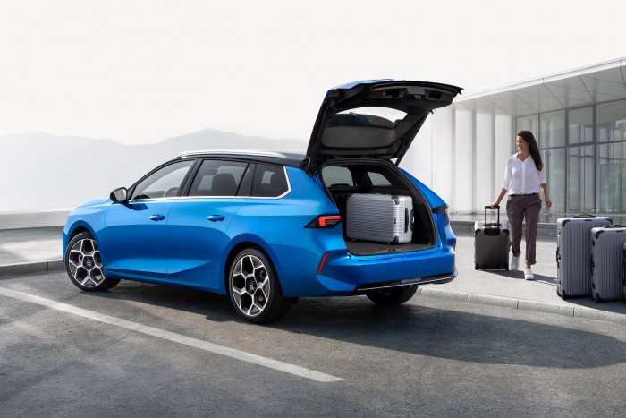 Fapados verzió nélkül rajtol itthon az új Opel Astra 6