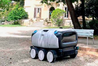 Élesben, az utcán tesztelik Magyarországon ezt a robotot