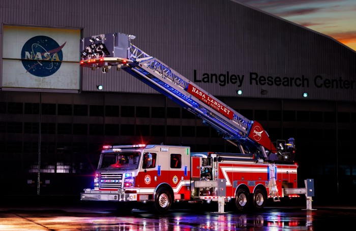 Új tűzoltóautó vigyáz a NASA kutatóira 1
