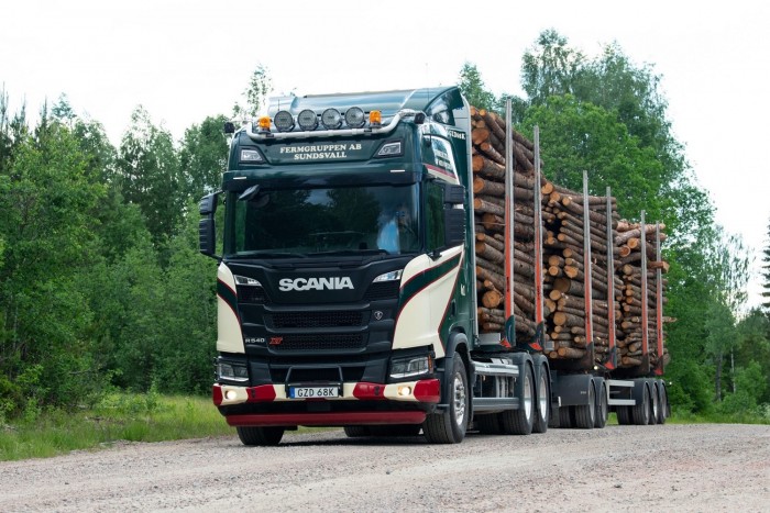 Retarder nélkül közlekedik ez a Scania rönkszállító