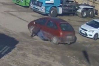 Filmbe illő autós jelenetet vettek fel egy pesti telephelyen