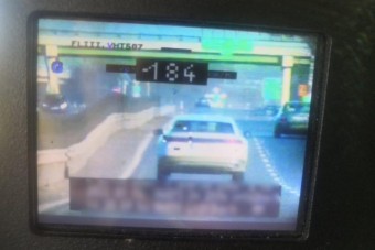 184-gyel ment a 4-esen, nem kérte a csekket, azonnal fizetett