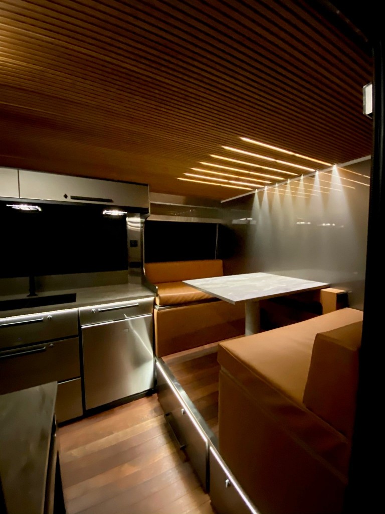 Egy kontinens nem elég ennek a Tatra lakóteherautónak 1 | Vezess Egy kontinens nem elég ennek a Tatra lakóteherautónak 1