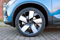 Nem pont ezt várnánk egy elektromos autótól – Volvo C40 Recharge 55