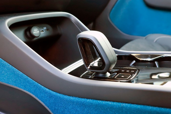 Nem pont ezt várnánk egy elektromos autótól – Volvo C40 Recharge 10