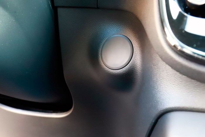 Nem pont ezt várnánk egy elektromos autótól – Volvo C40 Recharge 16