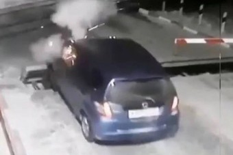 Amikor a sorompó már kevés, akkor ez a brutális módszer kell a vasúti átjárókba