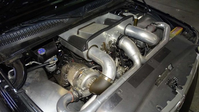 Ez a tízkerekű pickup még Amerikában is túlzás 3