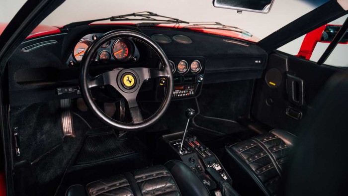 1,22 milliárd forintot fizettek egy Ferrariért Párizsban 3