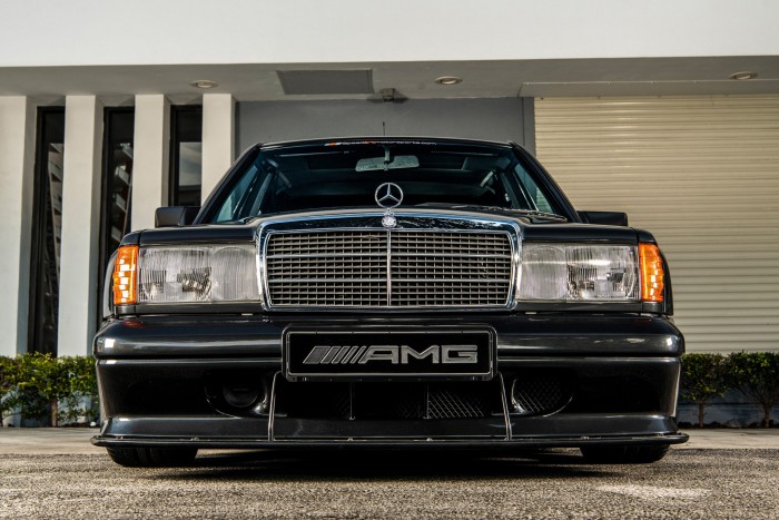 Ferrari-árban mérik ezt az öreg Mercedest