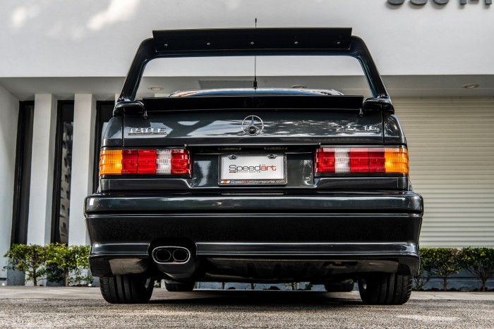 Ferrari-árban mérik ezt az öreg Mercedest 4