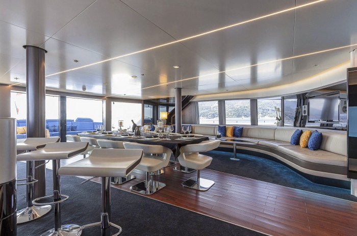 Porsche tervezte különleges luxusjacht, ami ráadásul gyors is 5