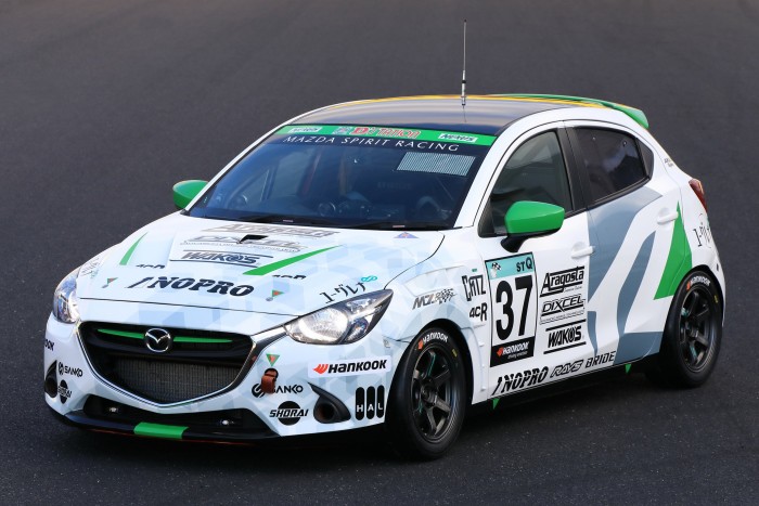 Dízel-versenyautót épít a Mazda 6