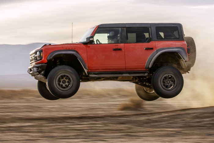 Ezzel az autóval bárhol IS száguldhatsz 8