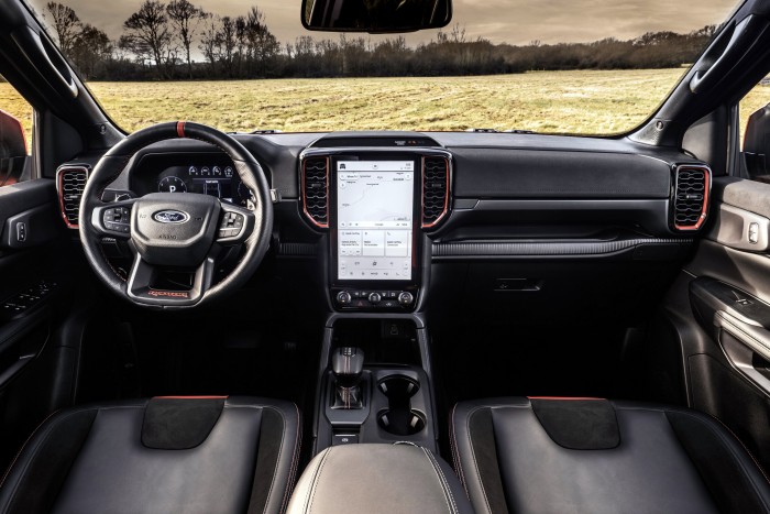 Bemutatta új csúcsragadozóját a Ford 11