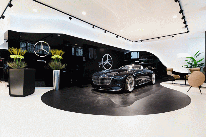 Palotában nyitott luxus-autószalont a Pappas 8 | Vezess Palotában nyitott luxus-autószalont a Pappas 8