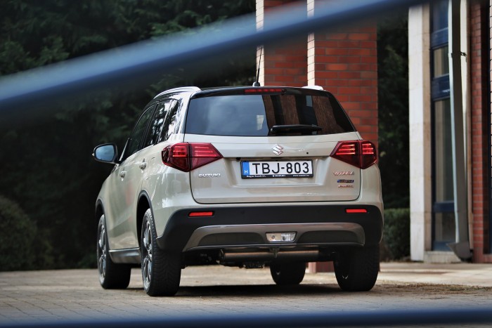 Kipróbáltuk az új hibrid Suzukit 56 Kipróbáltuk az új hibrid Suzukit 56