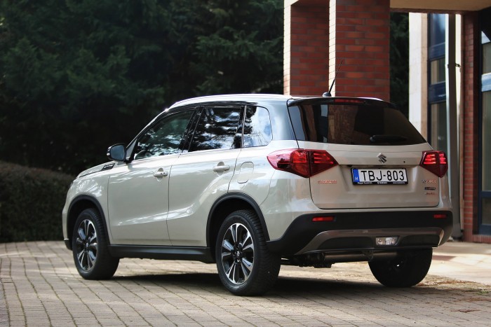 Kipróbáltuk az új hibrid Suzukit 53 Kipróbáltuk az új hibrid Suzukit 53