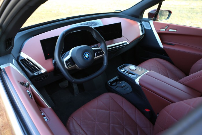 Rolls-Royce a villanyautók között ez a BMW 7