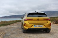 Árammal és dízellel is megy az új Opel Astra 46