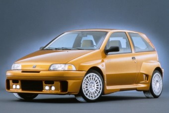A 90-es évek csodái: maximumra tekert Fiat Punto legendás technikával 
