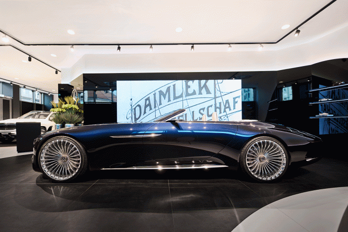 Palotában nyitott luxus-autószalont a Pappas 10 | Vezess Palotában nyitott luxus-autószalont a Pappas 10