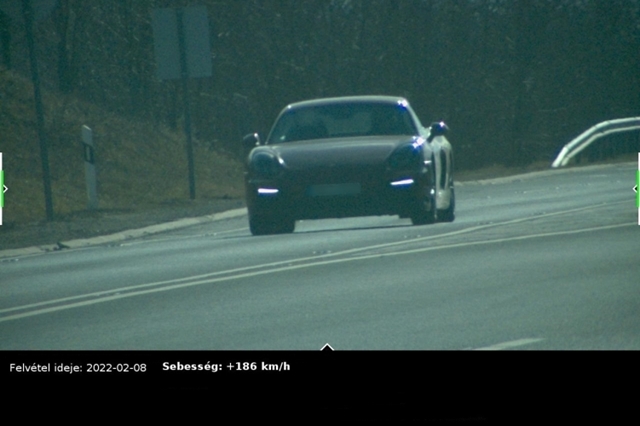 Nem bírt a jobb lábával a porschés, kövér bírság vár rá 1