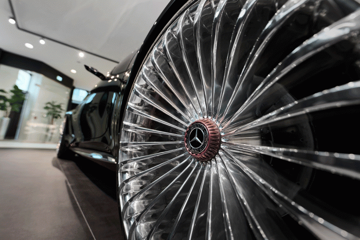 Palotában nyitott luxus-autószalont a Pappas 11 | Vezess Palotában nyitott luxus-autószalont a Pappas 11