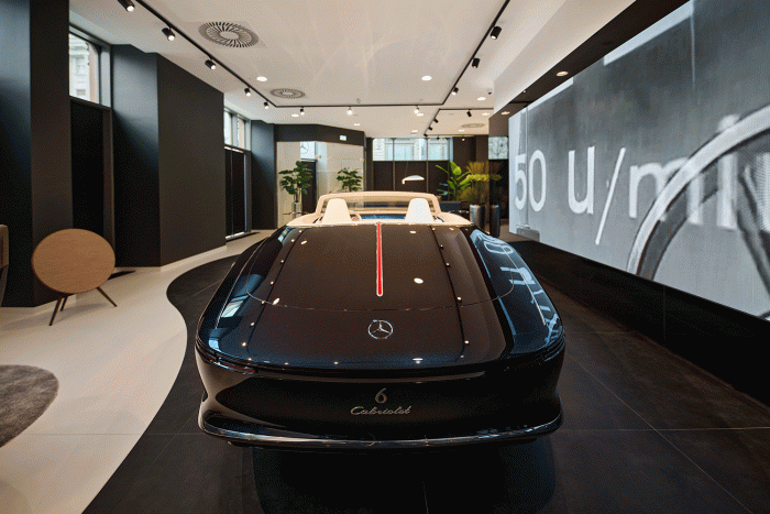 Palotában nyitott luxus-autószalont a Pappas 12 | Vezess Palotában nyitott luxus-autószalont a Pappas 12