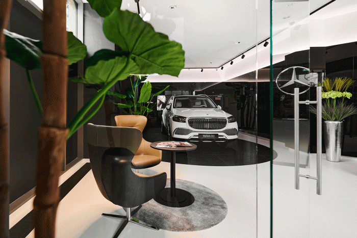 Palotában nyitott luxus-autószalont a Pappas 19 | Vezess Palotában nyitott luxus-autószalont a Pappas 19