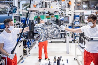 Dübörög a győri Audi, nagy az ünnep