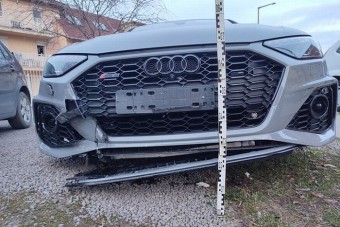 Autószalonból lopott el egy 25 milliós Audit Szegeden, majd azonnal össze is törte 