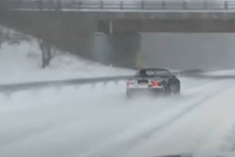 A hóvihar se állította meg a kabrióst, a legdurvább télben csapatott a Mazdával