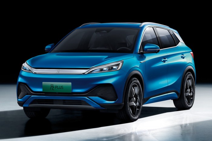 Beépített hárfa és karaoke van ebben az autóban