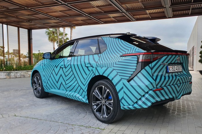 Napenergia viszi az új Toyotát – kipróbáltuk 58 Napenergia viszi az új Toyotát – kipróbáltuk 58