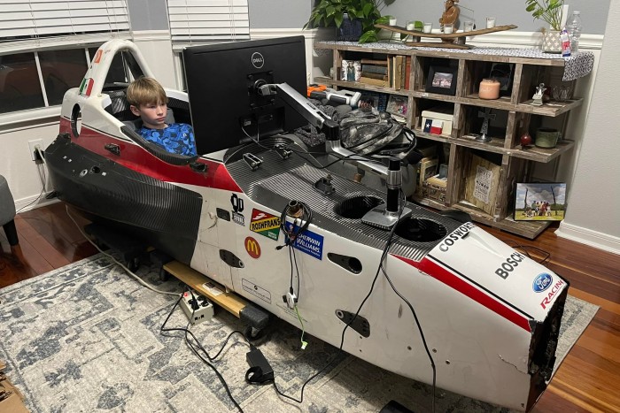 Szimulátort csináltak az összetört versenyautóból 1 | Vezess Szimulátort csináltak az összetört versenyautóból 1