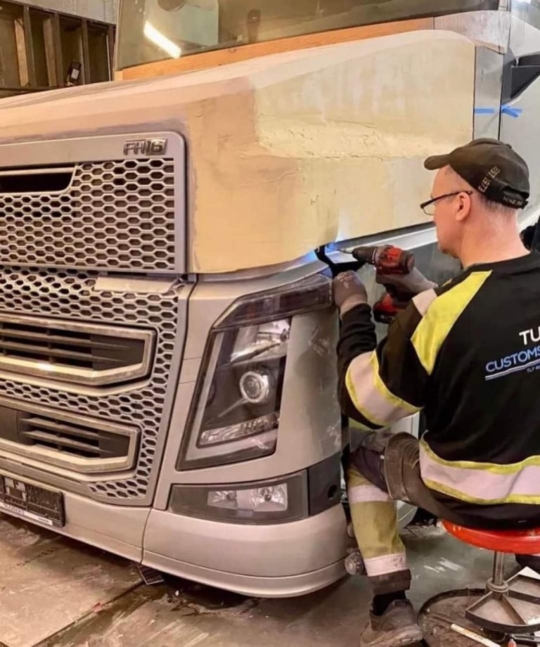 Ezt is megértük: csőrös készül a Volvo FH-ból 2 Ezt is megértük: csőrös készül a Volvo FH-ból 2