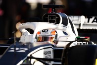F1: Elkezdődött a teszt, pályán az új autók 79