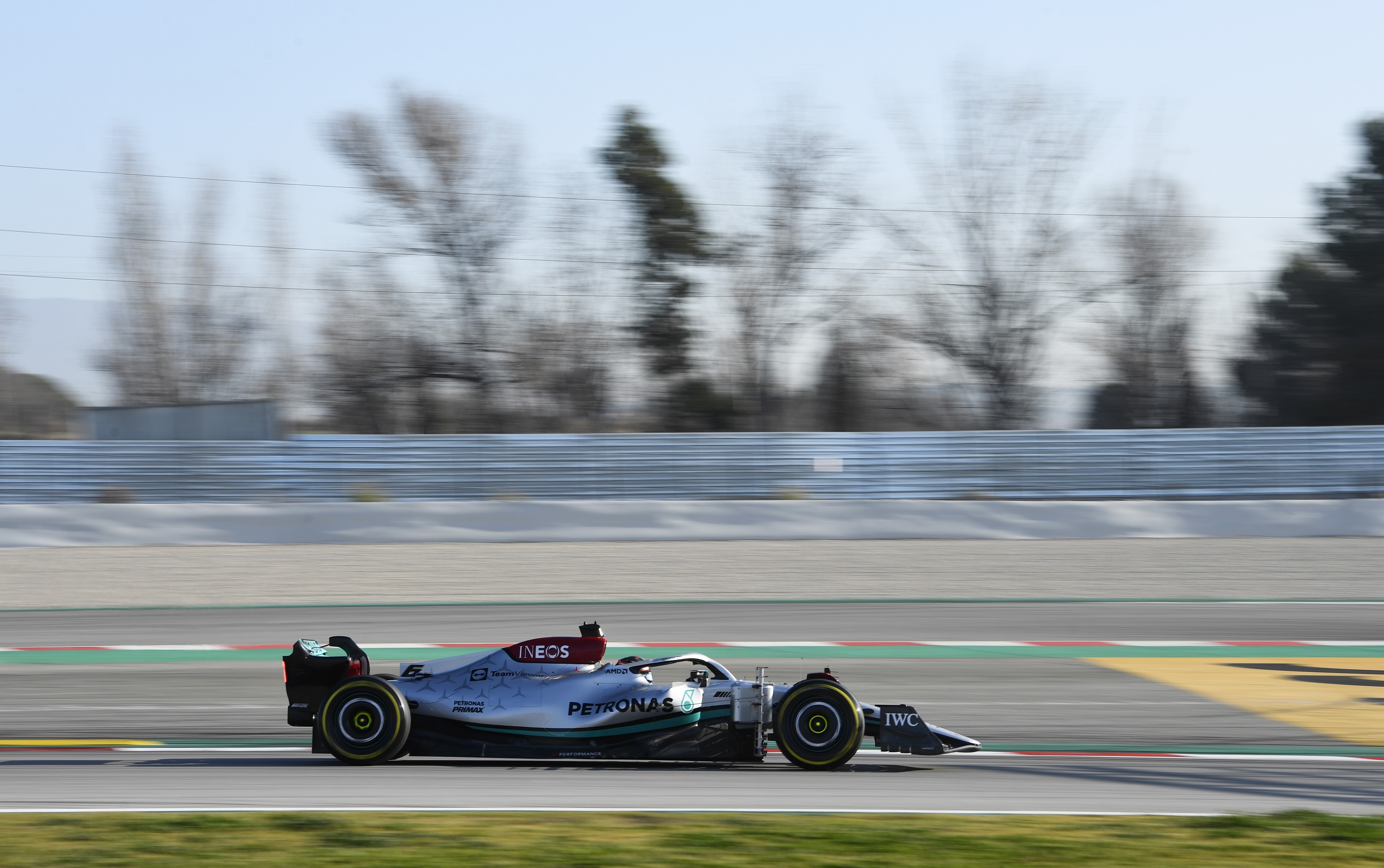 F1: Elkezdődött a teszt, pályán az új autók 8