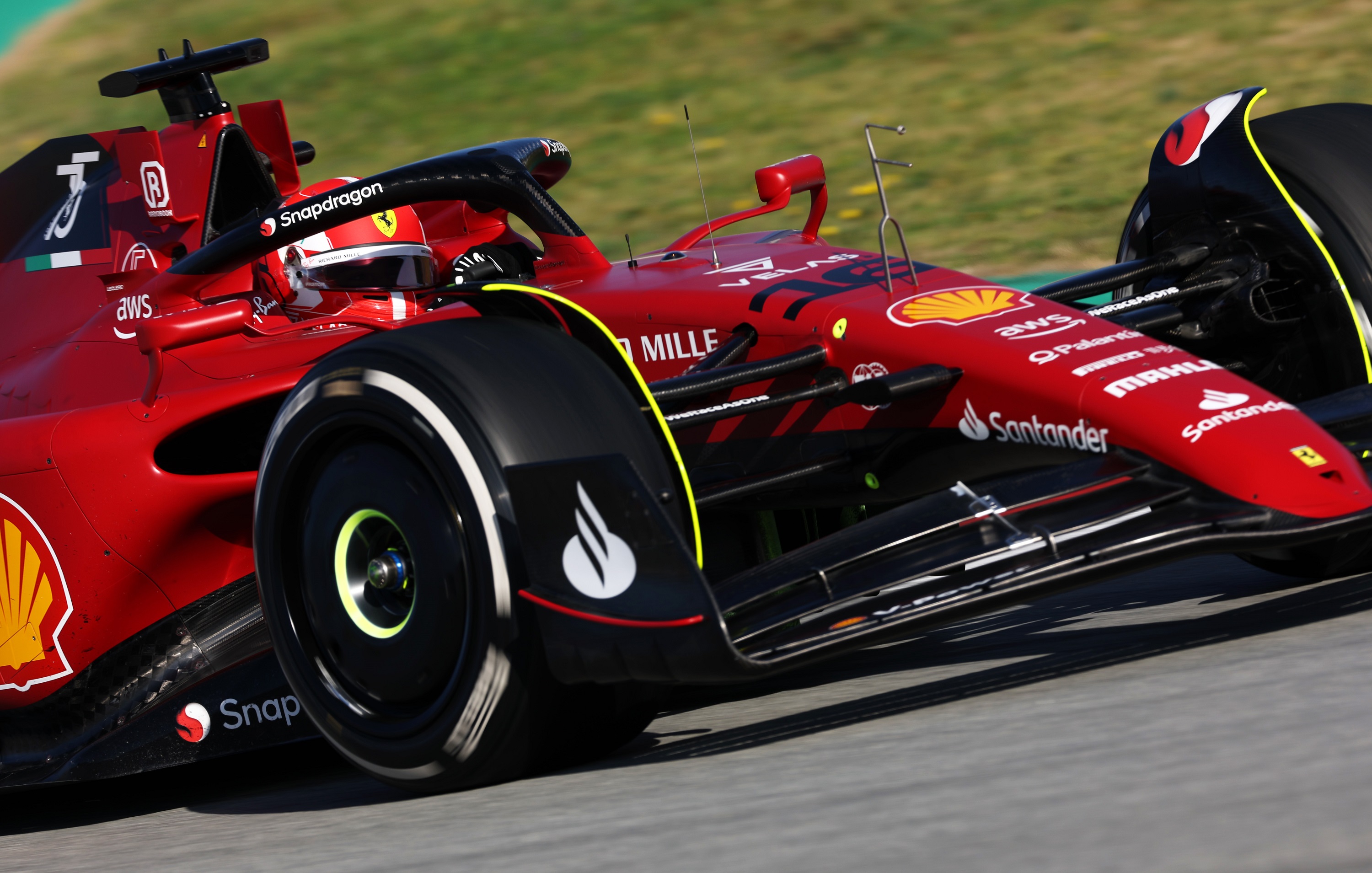 F1: Elkezdődött a teszt, pályán az új autók 20