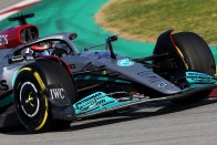 F1: Elkezdődött a teszt, pályán az új autók 56
