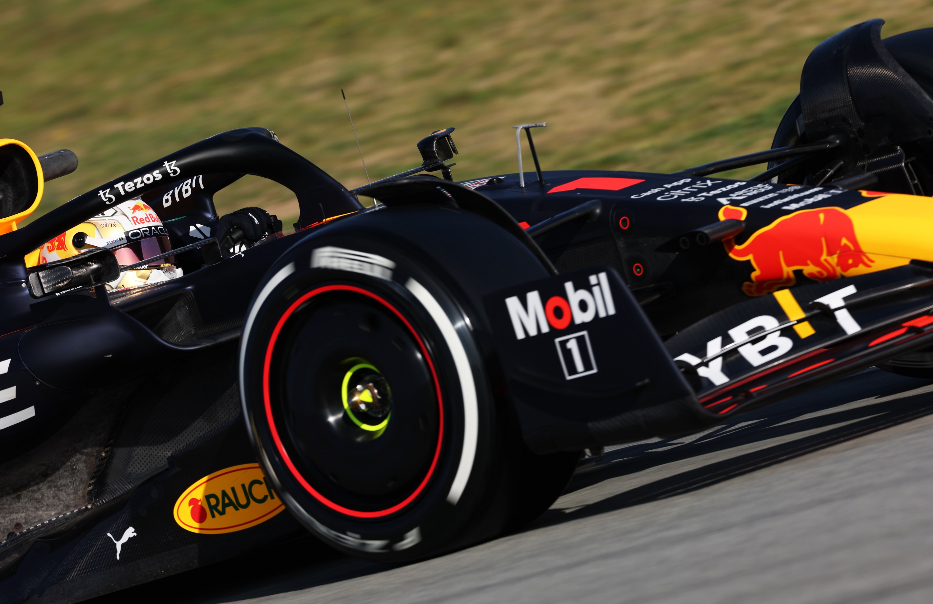 F1: Elkezdődött a teszt, pályán az új autók 14