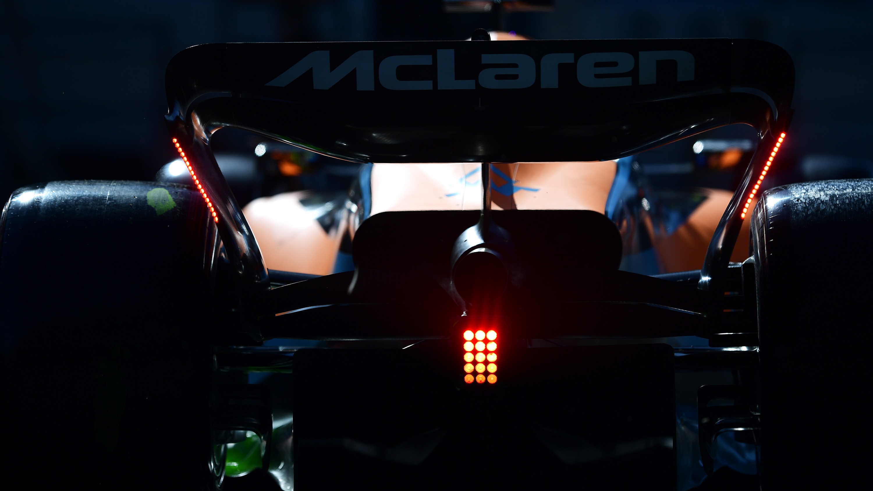 F1: Elkezdődött a teszt, pályán az új autók 47