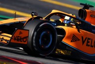 F1: Elkezdődött a teszt, pályán az új autók 69
